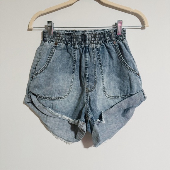 One Teaspoon - Light Wash Hunters High Waisted Shorts - Picture 1 of 4